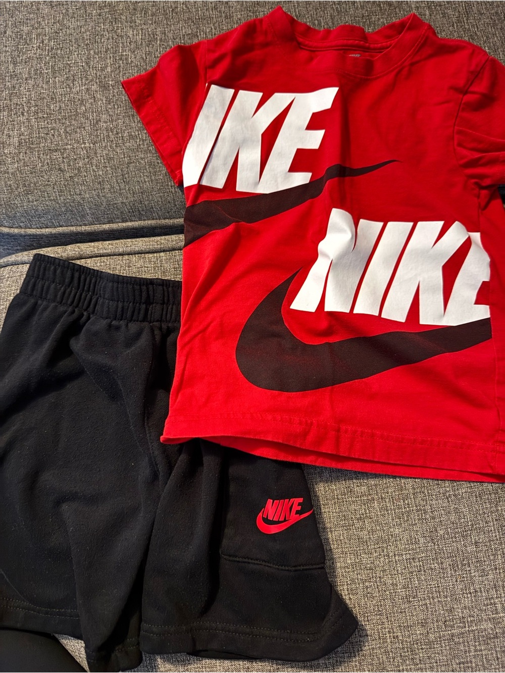 Nike bundle ! - Picture 4 of 5
